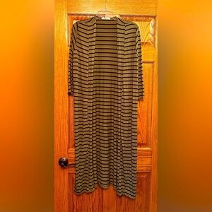 Green and navy lightweight duster